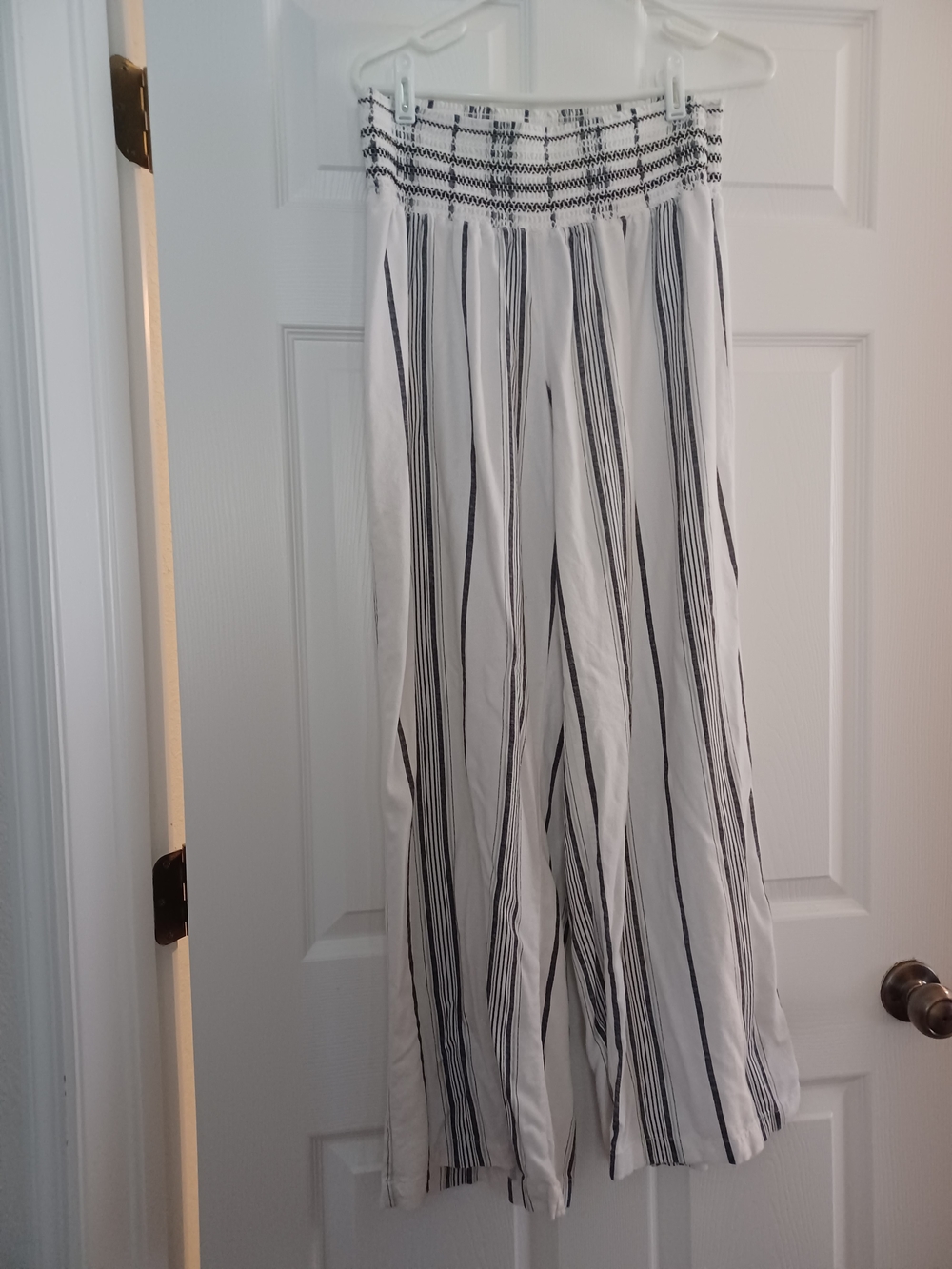 Happily Grey Womens Size XL White & Blue Wide-Leg Striped Smocked Waist Pants